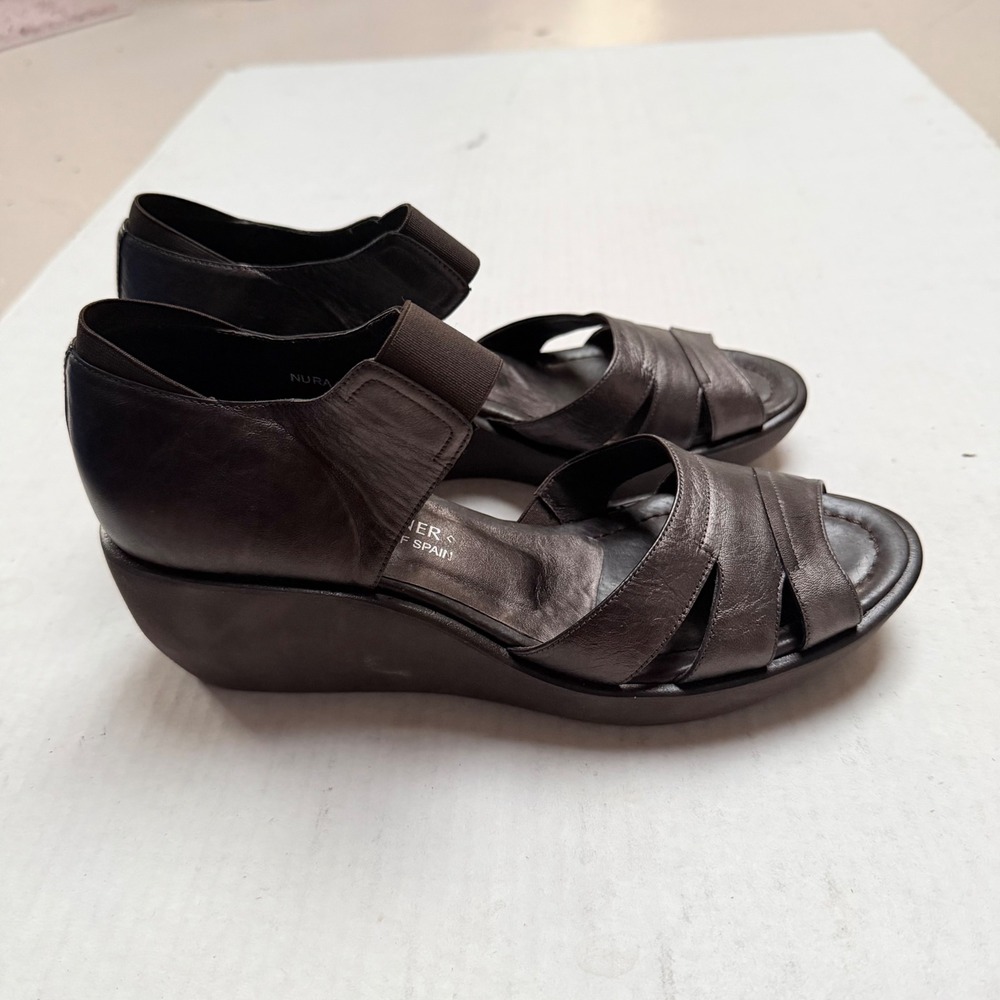 Donald J Pliner Nura Metallic Bronze Leather Wedge Sandals Made in Spain Size 8M